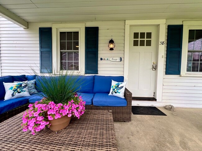 38 Seabreeze Rd in Old Saybrook, CT - Building Photo - Building Photo