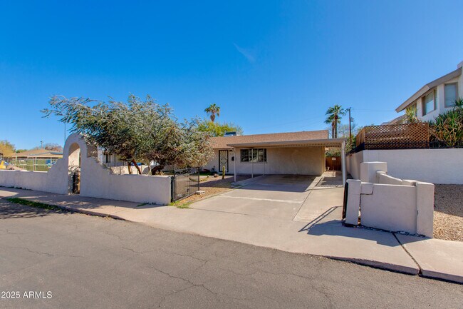 3423 N 14th St in Phoenix, AZ - Building Photo - Building Photo