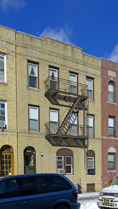 3170 36th St in Astoria, NY - Foto de edificio