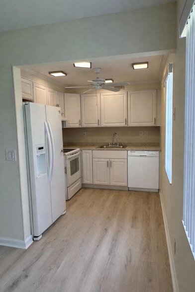 548 Normandy Ln, Unit L