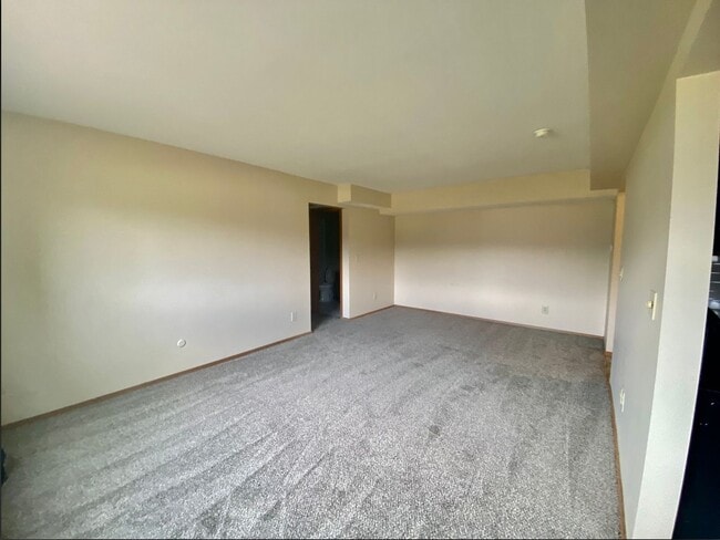 1966 Burton St SE in Grand Rapids, MI - Building Photo - Building Photo