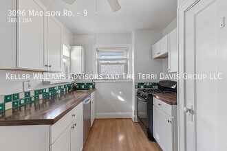 3096 Madison Rd in Cincinnati, OH - Building Photo - Building Photo