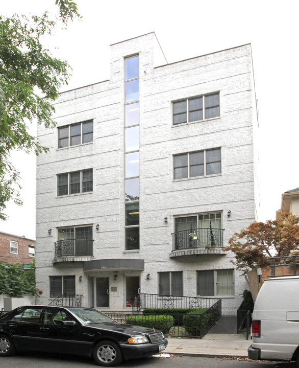 1515 W 4th St in Brooklyn, NY - Building Photo