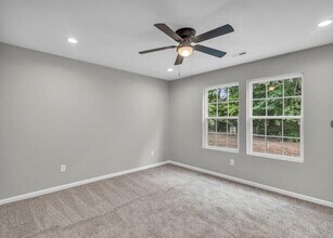 825 Main St in Wellsville, KS - Foto de edificio - Building Photo