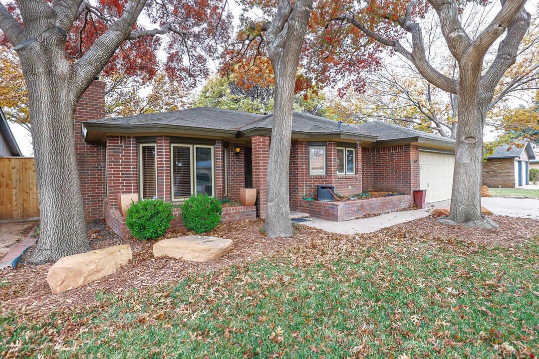 4909 61st St in Lubbock, TX - Foto de edificio