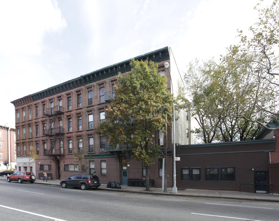 1077 Bedford Ave in Brooklyn, NY - Building Photo