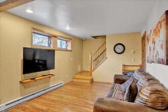 110 Wagner Way in Pocono Lake, PA - Building Photo - Building Photo