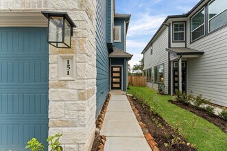 151 W Coralburst Lp in Montgomery, TX - Building Photo - Building Photo