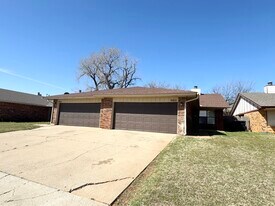 9821 Larkspur Ln in Oklahoma City, OK - Building Photo