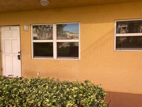 2121 N Ocean Blvd in Fort Lauderdale, FL - Foto de edificio - Building Photo