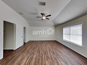 4407 Crossvine Ave in Baytown, TX - Building Photo - Building Photo