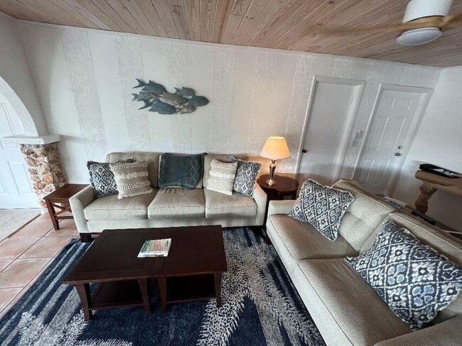 1540 Lantana Ln in Big Pine Key, FL - Building Photo - Building Photo