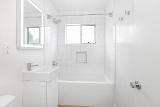 951 N Curson Ave in West Hollywood, CA - Building Photo - Building Photo