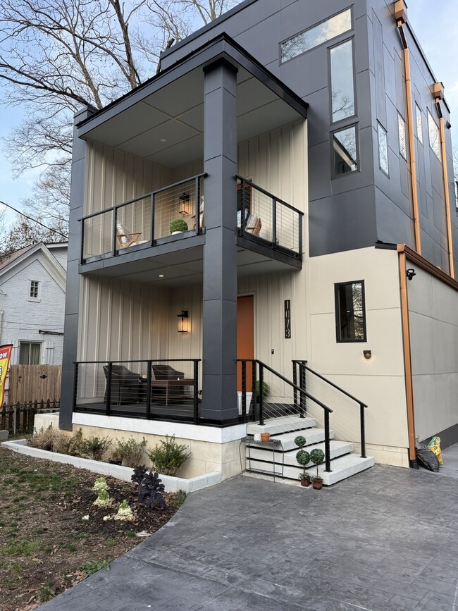 1073 Hemphill Ave NW in Atlanta, GA - Foto de edificio - Building Photo