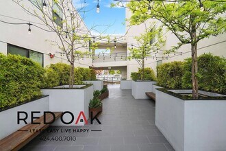 2409 Griffith Park Blvd in Los Angeles, CA - Building Photo - Building Photo