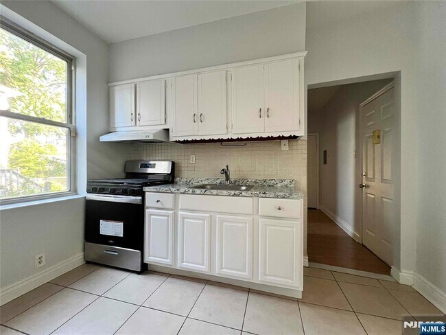 7505 Palisade Ave in North Bergen, NJ - Building Photo - Building Photo