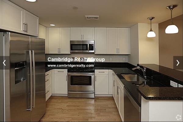 6 Cameron Ave, Unit 206T in Somerville, MA - Building Photo