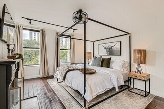 1003 N La Salle Dr in Chicago, IL - Building Photo - Building Photo