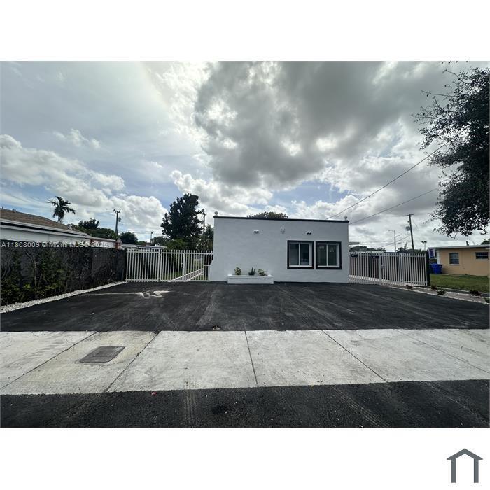 1136 NW 55th St in Miami, FL - Building Photo