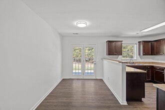 5628 Henderson Oaks Dr in Charlotte, NC - Building Photo - Building Photo