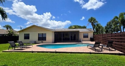 3803 Easton St in Sarasota, FL - Building Photo - Building Photo