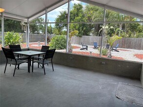 1008 Estremadura Dr in Bradenton, FL - Building Photo - Building Photo