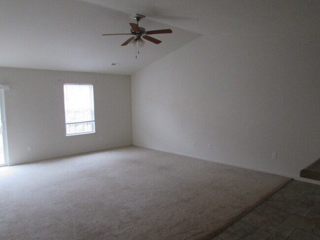 21005 Honest Ln in St. Robert, MO - Building Photo - Building Photo