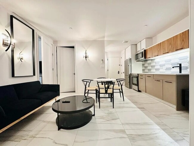 Furnished room/NOT APARTMENT in Brooklyn, NY - Building Photo - Building Photo