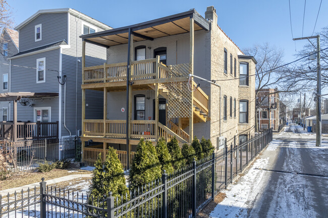 1916 N Ridgeway Ave in Chicago, IL - Building Photo - Building Photo