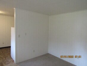 14250 Riverside Dr, Unit B-2 Apt-2 in Constantine, MI - Building Photo - Building Photo