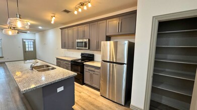 4118 Mallow St in Houston, TX - Building Photo - Building Photo