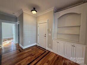 21031 Catawba Ave in Cornelius, NC - Building Photo - Building Photo