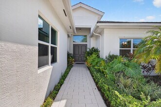19886 Meadowside Ln in Boca Raton, FL - Foto de edificio - Building Photo