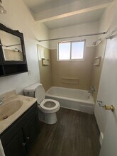 16224 Maplewood Ct in Maple Heights, OH - Building Photo - Building Photo