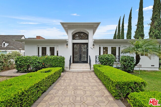 465 N Kilkea Dr in Los Angeles, CA - Building Photo - Building Photo