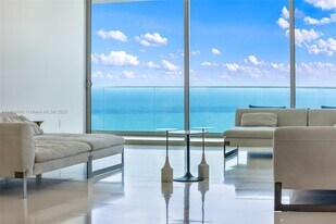 10201 Collins Ave in Bal Harbour, FL - Building Photo
