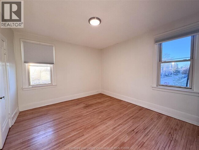 710 Giles Blvd E in Windsor, ON - Building Photo - Building Photo