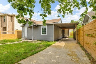 1015 E 36th St in Houston, TX - Building Photo - Building Photo