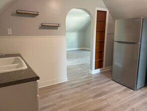 1403 Columbus Ave, Unit 2 in Grand Haven, MI - Building Photo - Building Photo