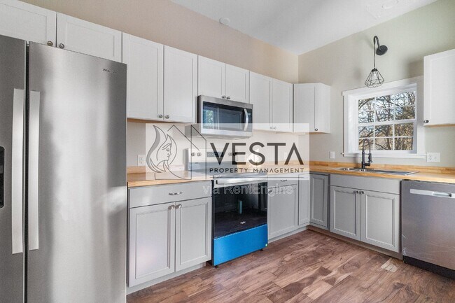 555 Baldwin Ave in Marion, NC - Building Photo - Building Photo