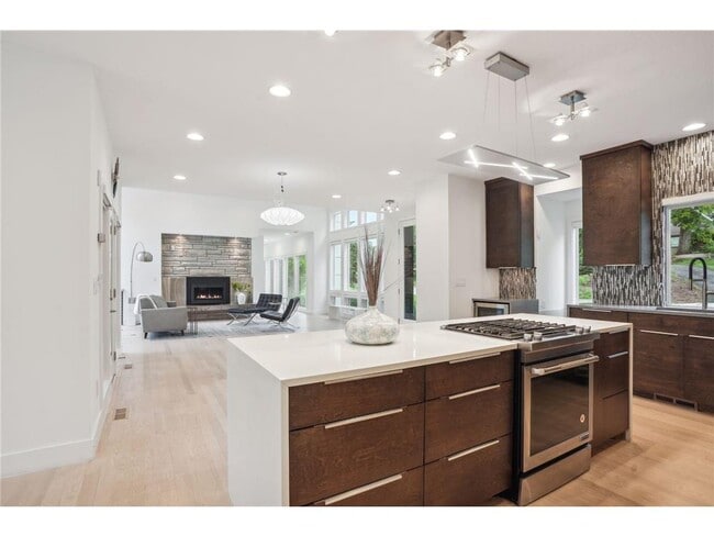 209 Westwood Dr N in Minneapolis, MN - Building Photo - Building Photo