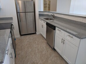 5850 Centre Ave in Pittsburgh, PA - Foto de edificio - Building Photo