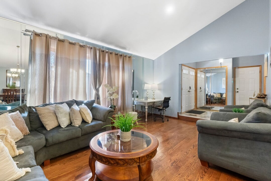 4920 Lake Ct, Unit SI ID1285035P in Country Club Hills, IL - Building Photo