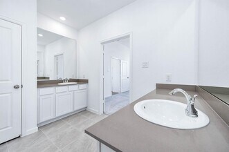 453 Pace Bnd Ct in New Caney, TX - Building Photo - Building Photo