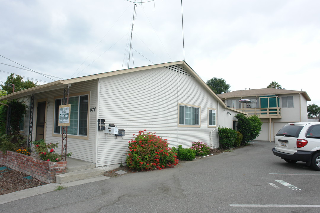 574 Hedding St in San Jose, CA - Building Photo