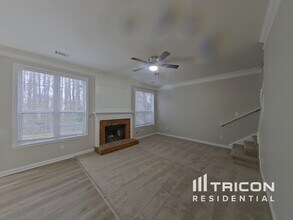 1917 Oakwood Grove Dr in Snellville, GA - Building Photo - Building Photo