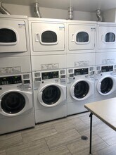 1023 W Argyle St in Chicago, IL - Building Photo - Building Photo