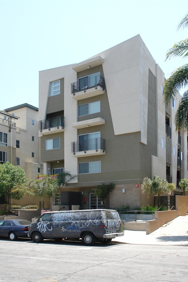 Residential Condominium in Los Angeles, CA - Building Photo - Building Photo