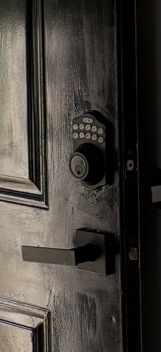 8168 SW Shenandoah Way in Tualatin, OR - Foto de edificio