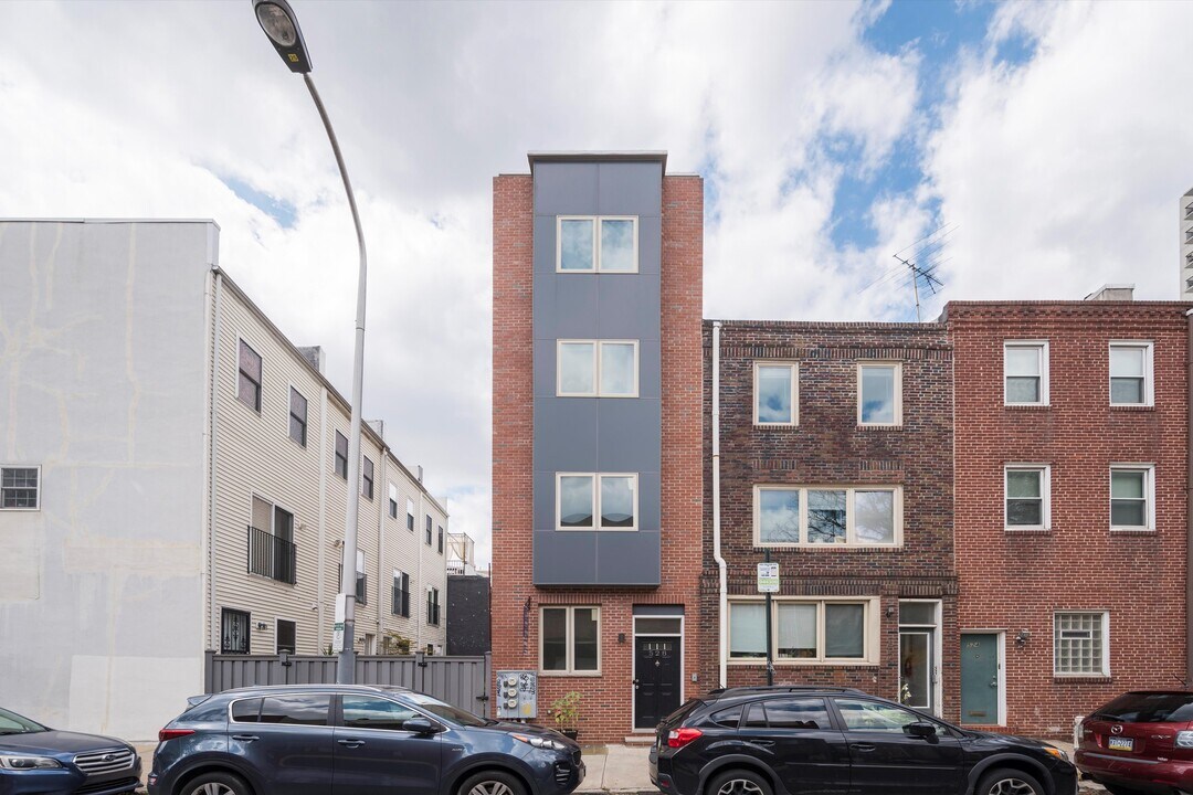 528 S 13th St-Unit -1 in Philadelphia, PA - Foto de edificio